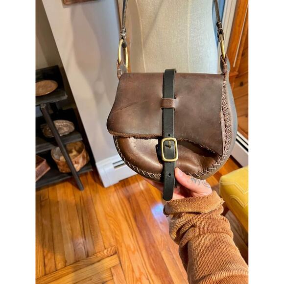 Handsewn Leather Crossbody Bag - Picture 3 of 6